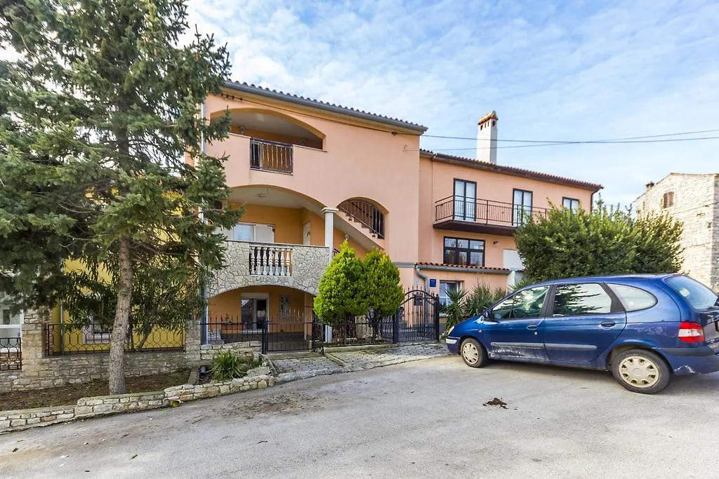 Apartments Gloria Liznjan 0*,  Croatia