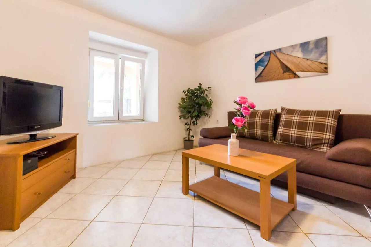 Apartments Gloria Liznjan Croatia