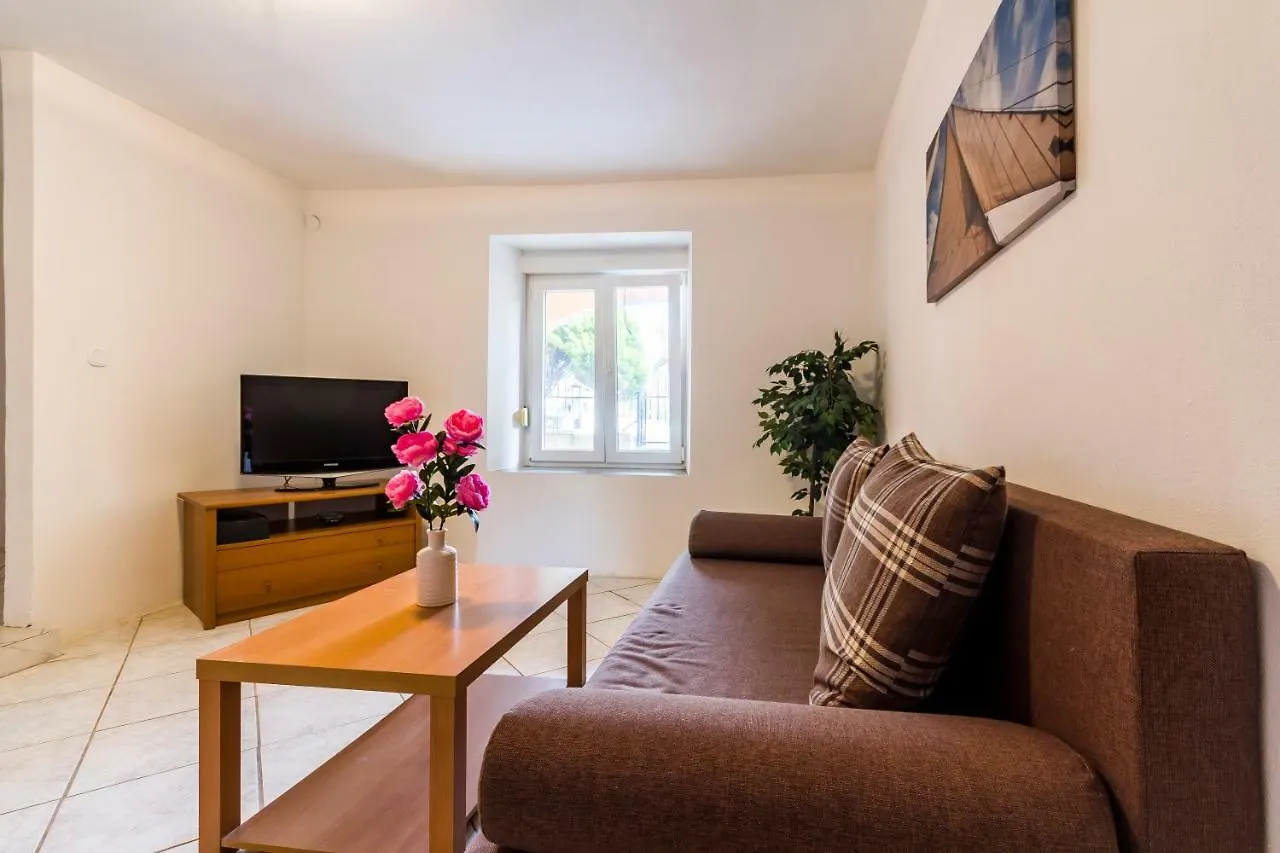 Apartments Gloria Liznjan Croatia