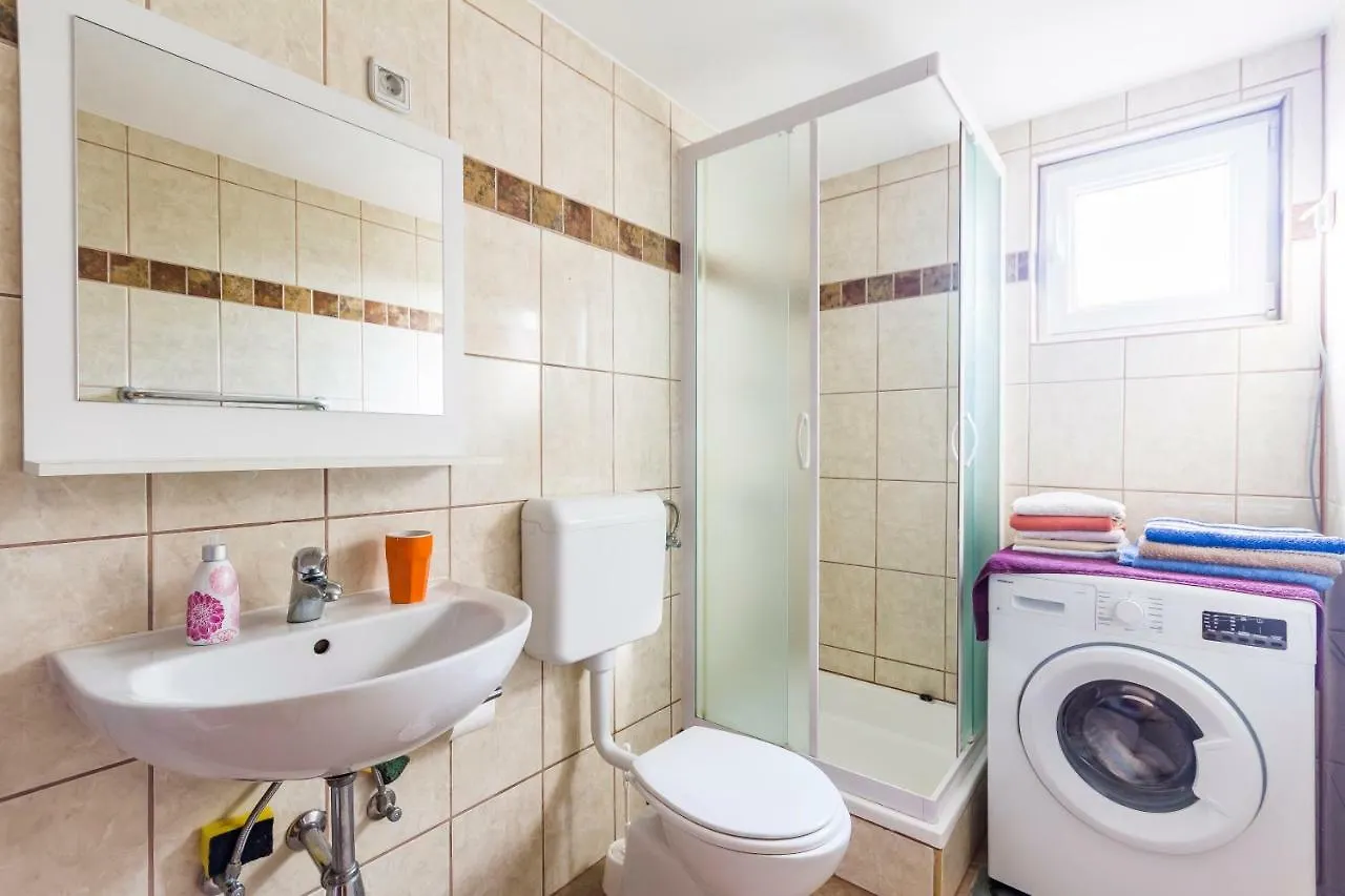 Apartments Gloria Liznjan Croatia